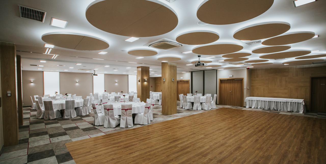 Hotel Radocza Park Business Exterior foto